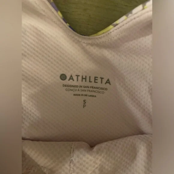 NWT Athleta Crop - Picture 4 of 6